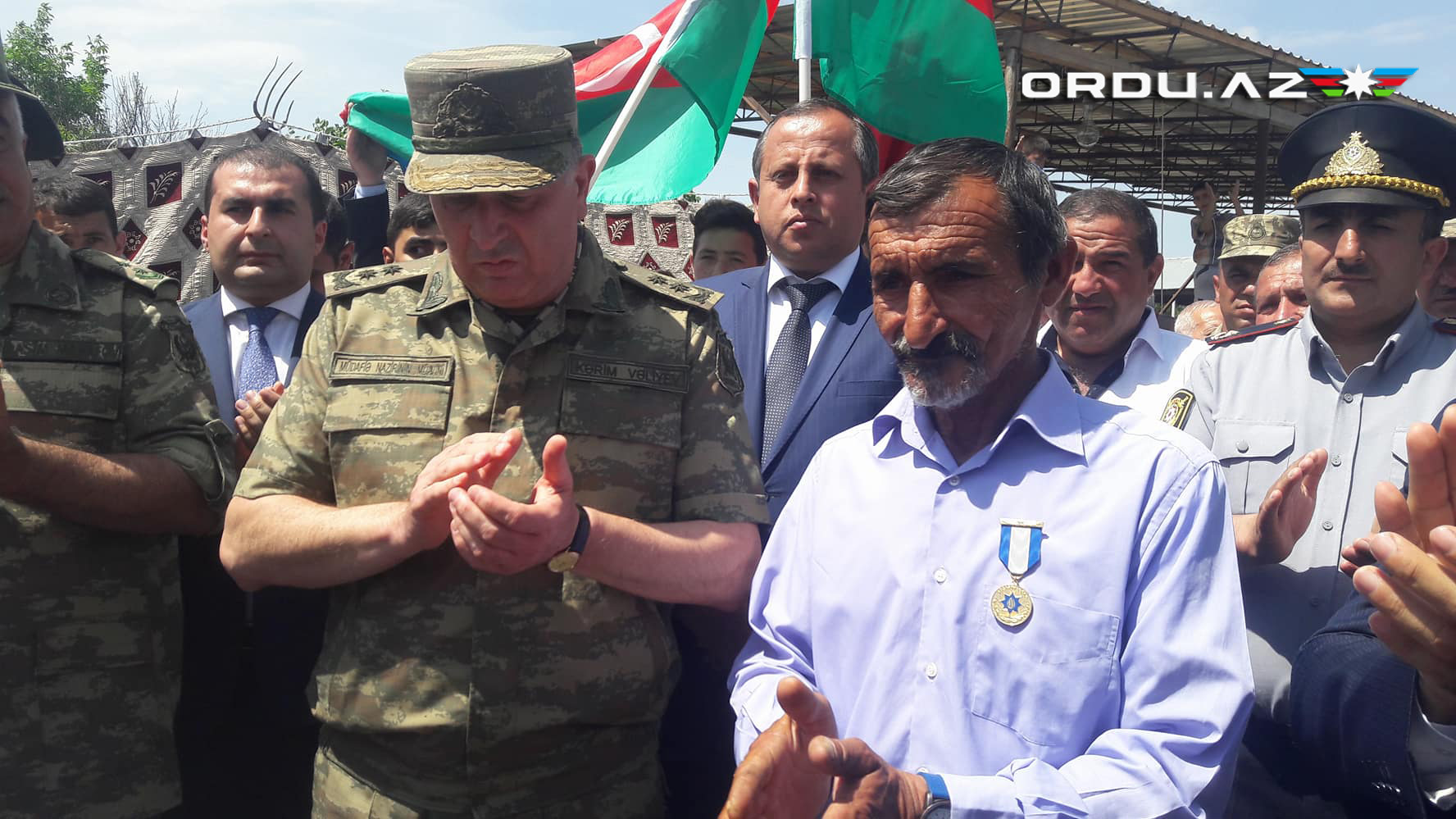 Şəhidin medalı atasına təqdim edildi   - FOTO