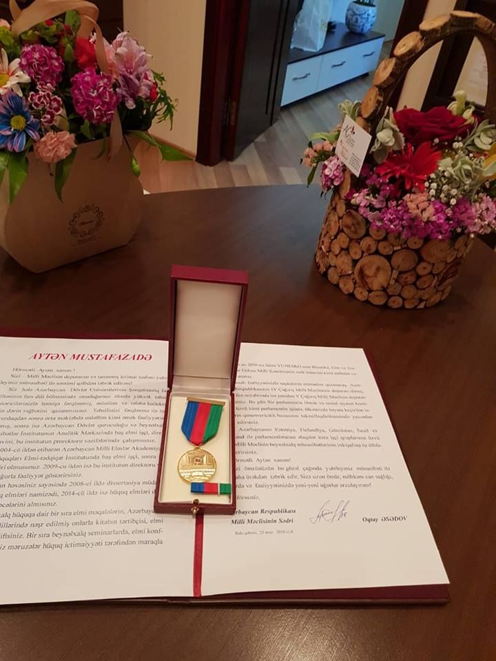 Spiker Aytən Mustafazadəni təltif etdi   - FOTO