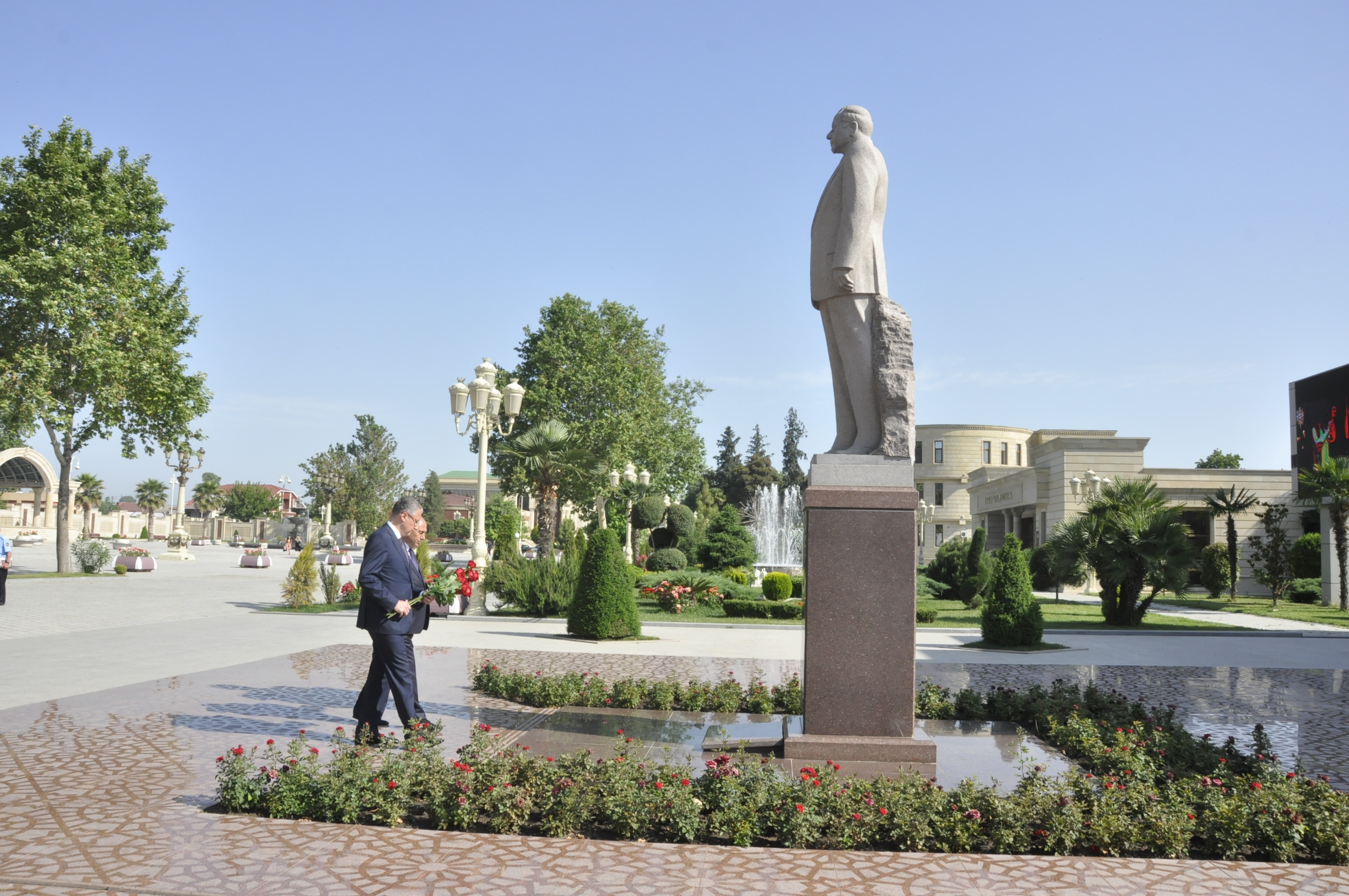 Muxtar Babayev Bərdədə vətəndaşların problemləri ilə maraqlandı  - FOTO