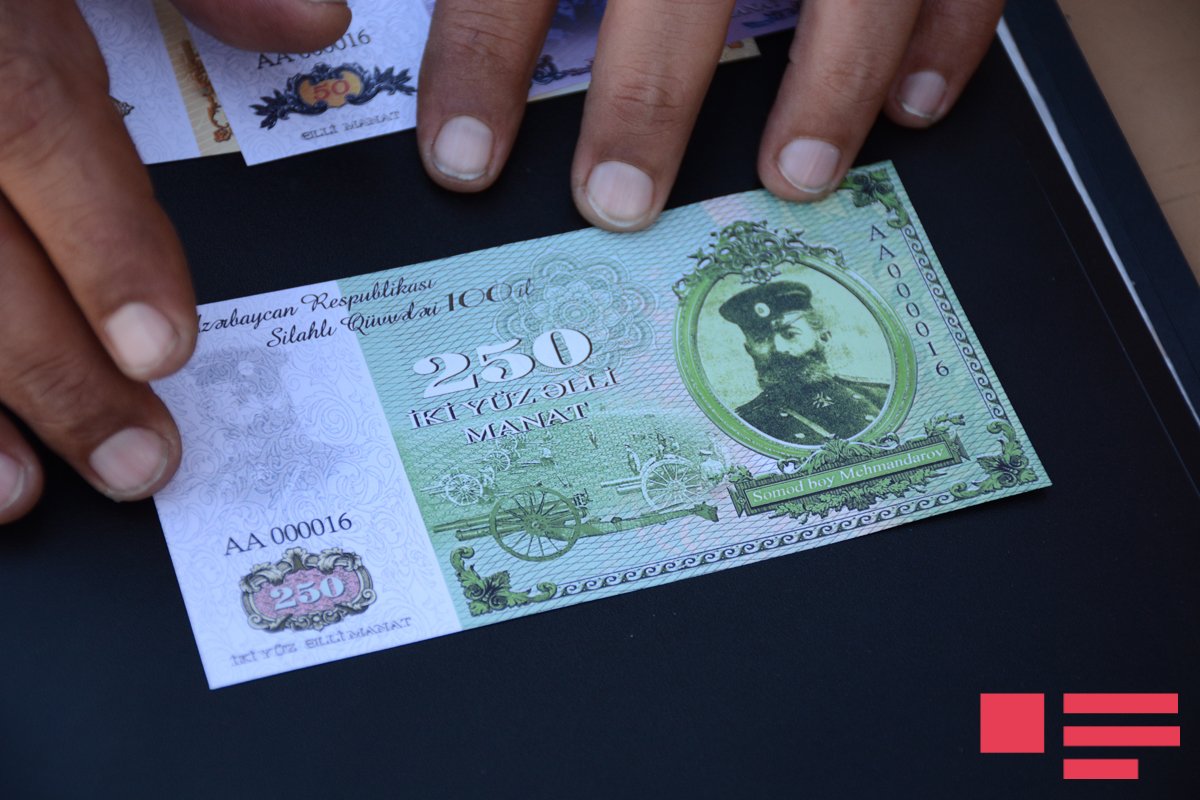 Ordumuzun 100 illiyi ilə bağlı fantastik pullar hazırlandı  - FOTOLENT