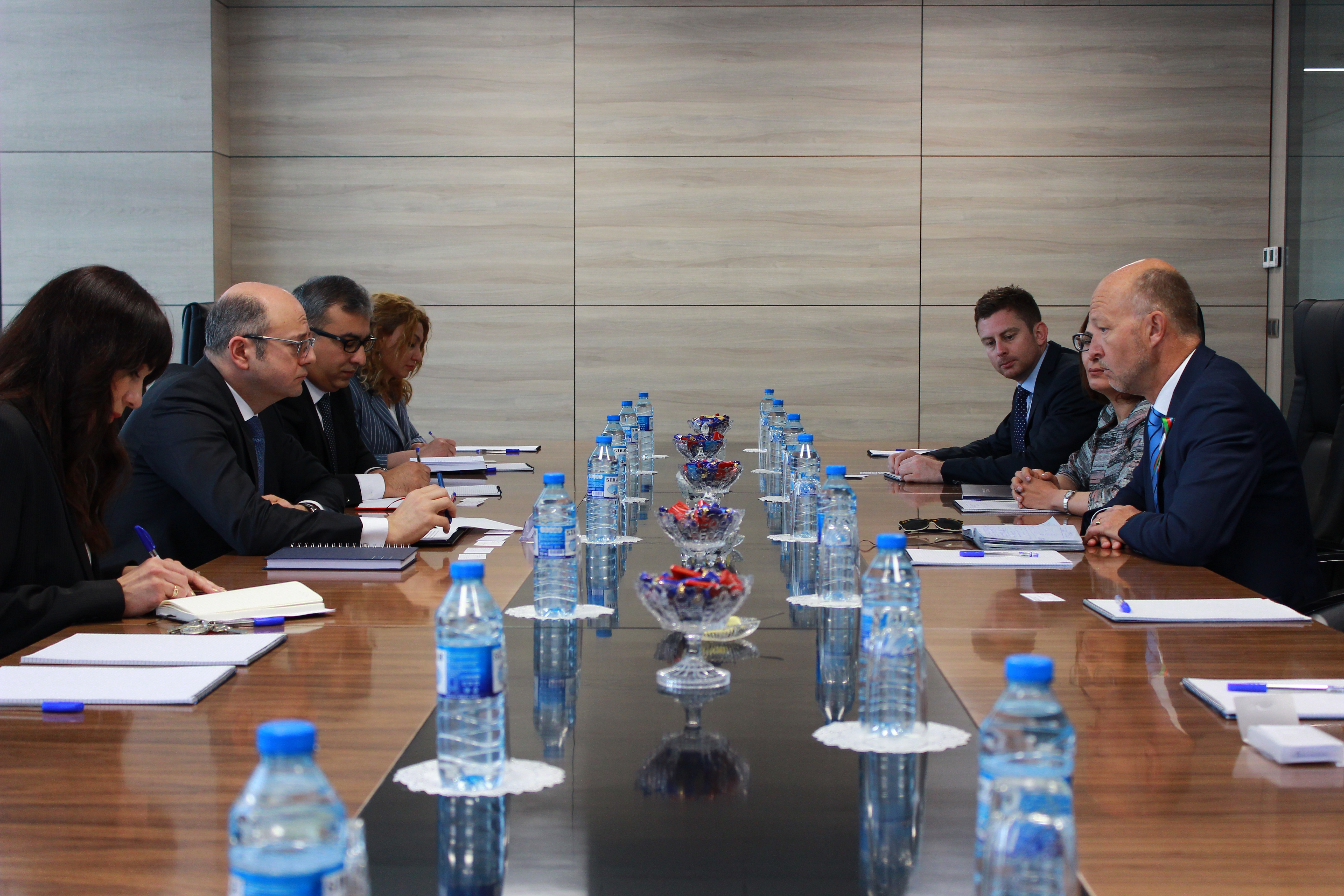 Pərviz Şahbazov Baronessa Emma Nikolsonu  qəbul etdi - FOTO