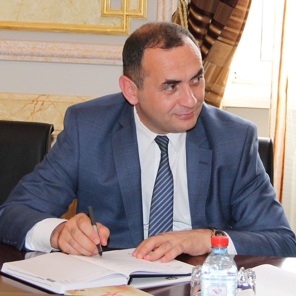 Prezidentin rektor təyin etdiyi Ceyhun Məmmədov kimdir? - FOTO