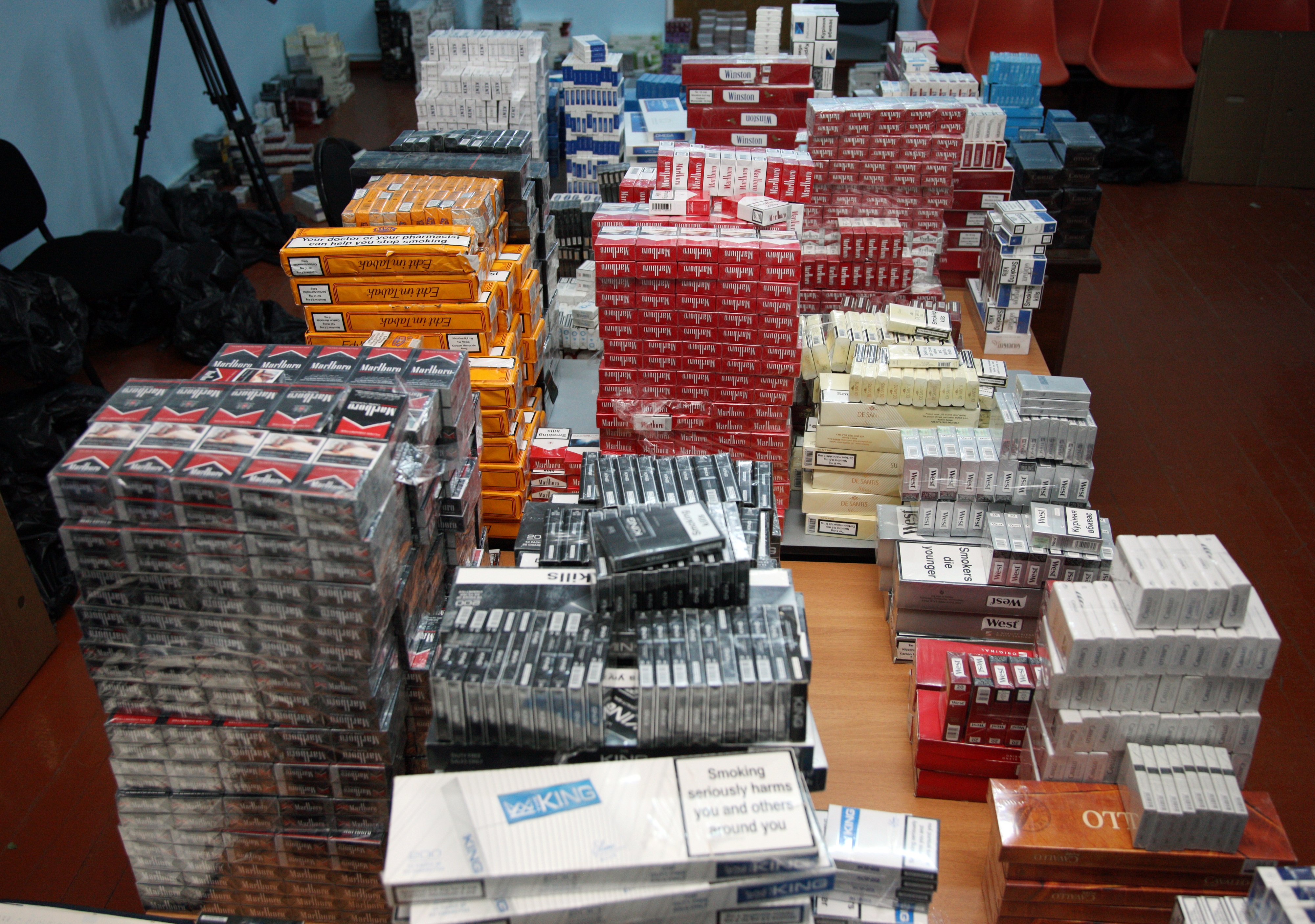 Aksiz markasız mallar müsadirə olundu  - FOTOLAR