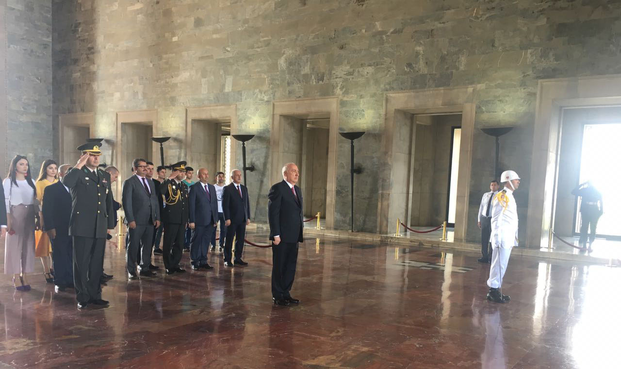 Zakir Fərəcov Atatürkün mavzoleyini ziyarət etdi  - FOTOLAR