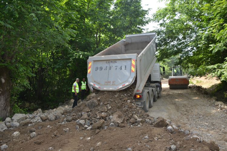  28 yaşayış məntəqəsini birləşdirən yol yenidən qurulur  - FOTOLAR
