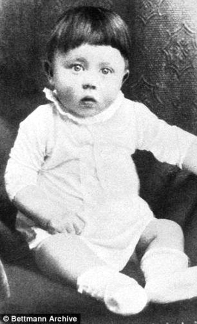 Hitlerin hamıdan gizlətdiyi uşaqlığı üzə çıxdı - FOTOLAR