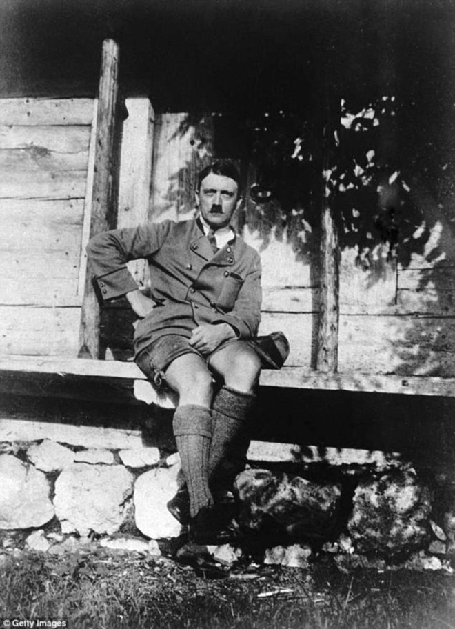 Hitlerin hamıdan gizlətdiyi uşaqlığı üzə çıxdı - FOTOLAR