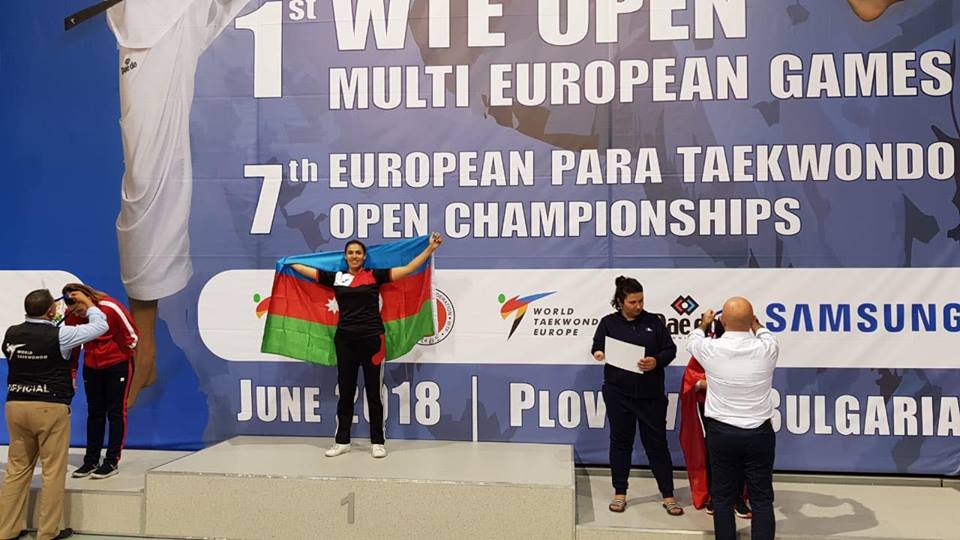  Üçqat dünya çempionu  ŞİKAYƏT ETDİ - Bizi yarışa göndərmirlər - FOTO 