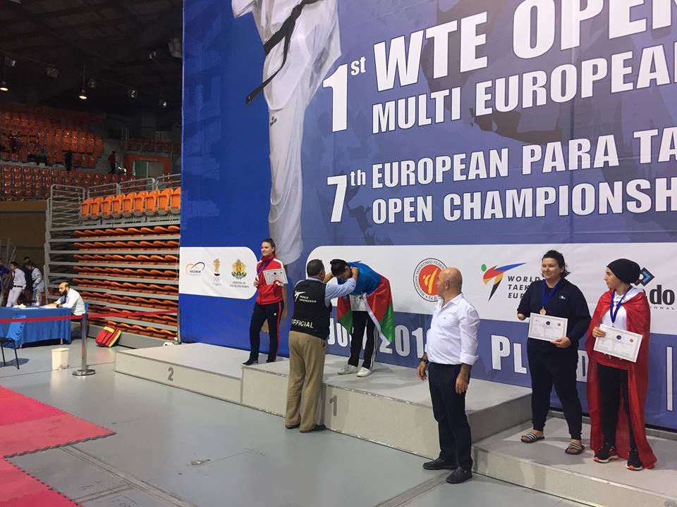  Üçqat dünya çempionu  ŞİKAYƏT ETDİ - Bizi yarışa göndərmirlər - FOTO 