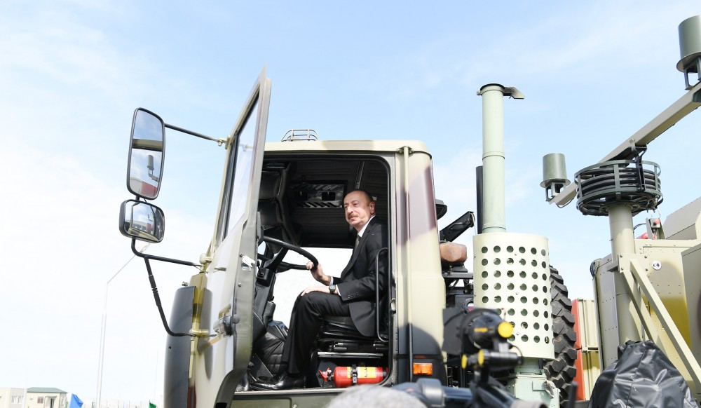 Prezident yeni raketi belə idarə etdi  - FOTOLAR