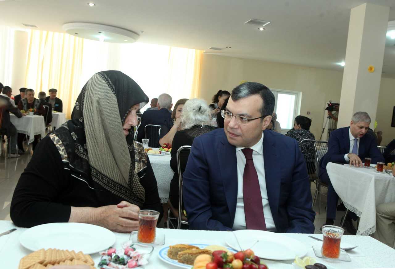 Sahil Babayev qocalar evində   - FOTOLAR