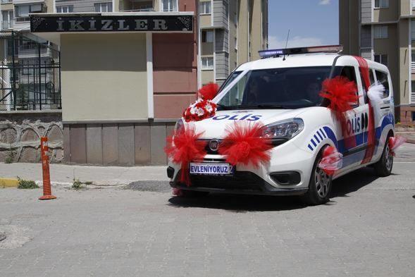 Polis avtomobilində gəlin gətirdilər - FOTOLAR