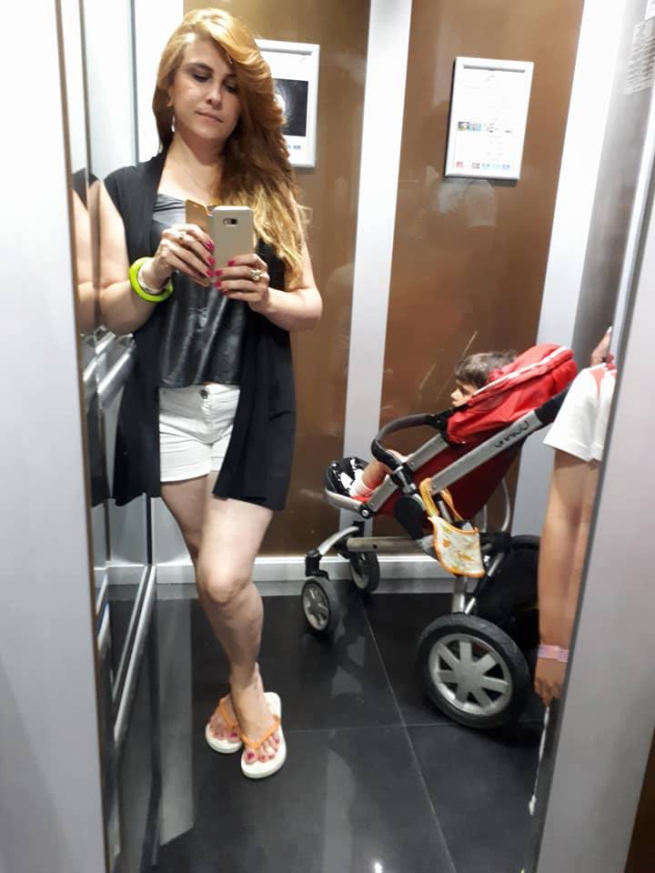 Aparıcıdan şort geyinən qızlara dəstək:  Keçin hücuma, gözləyirəm