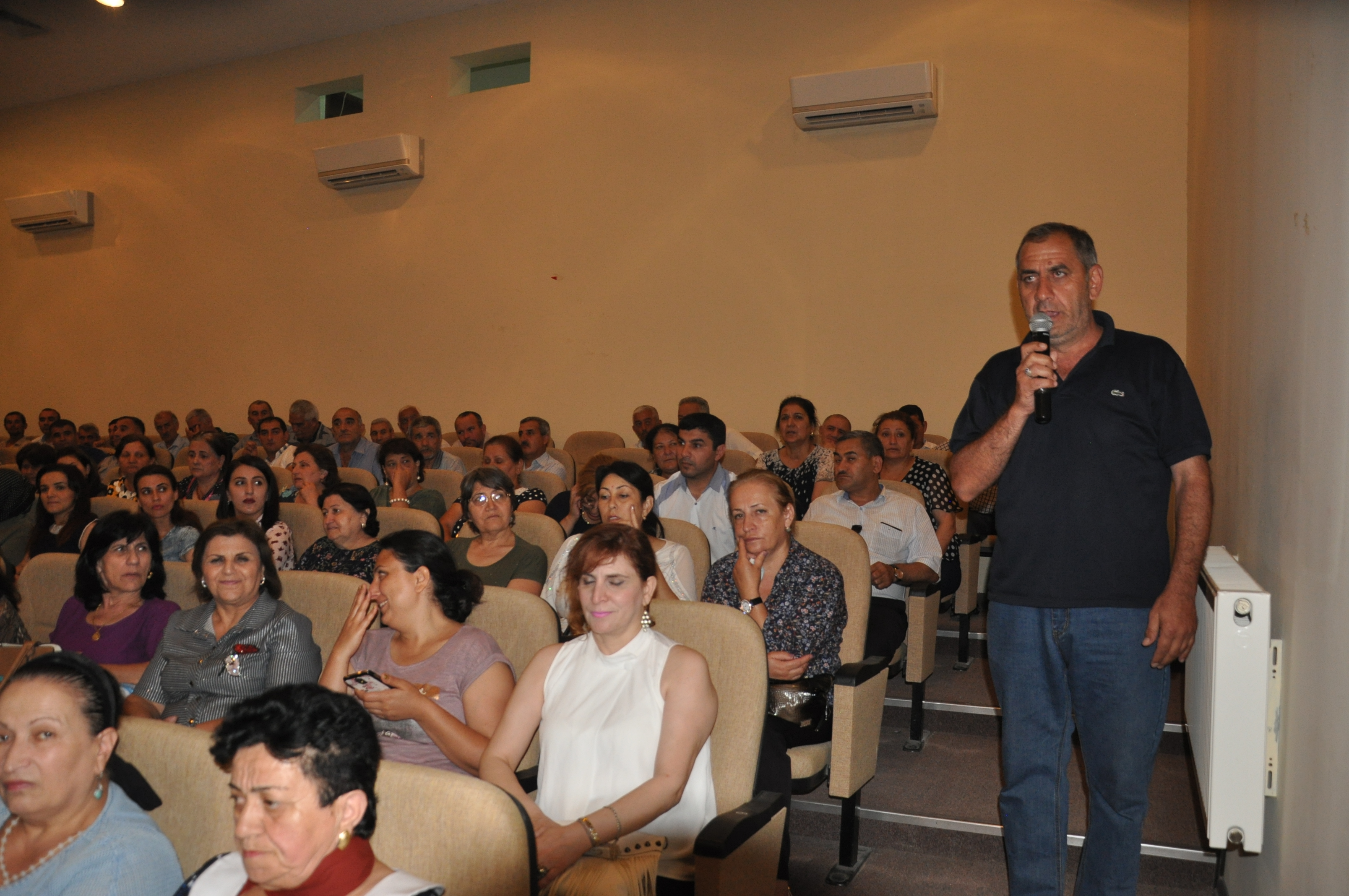 Süleyman Mikayılov qəsəbə sakinləri ilə görüşdü    - FOTO 