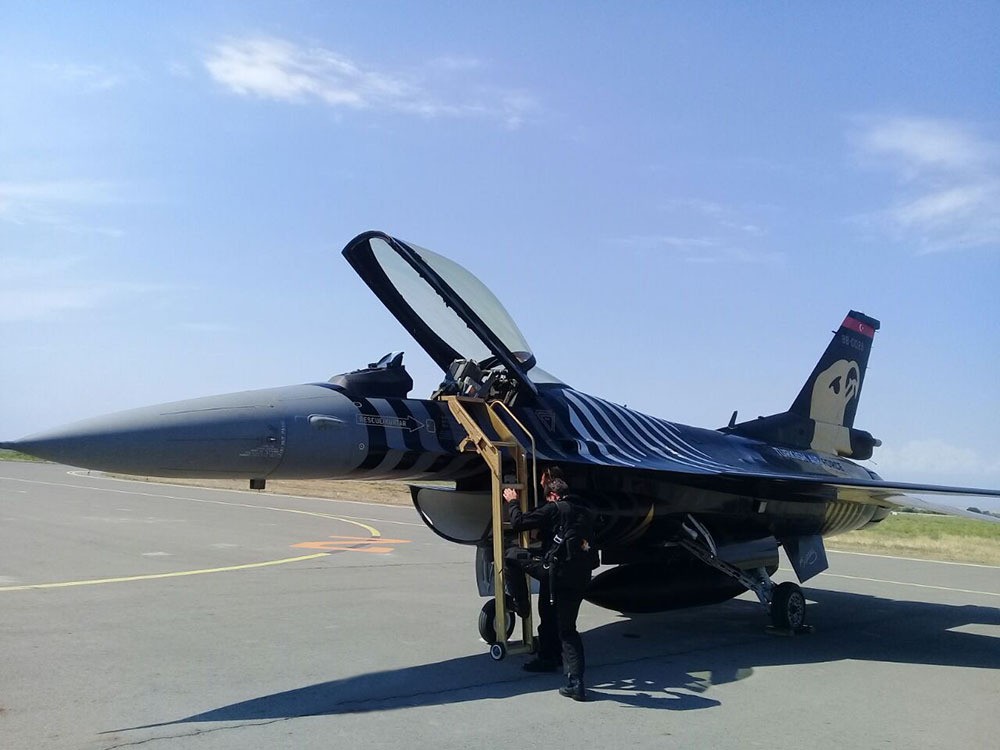  Türkiyənin hərbi təyyarələri  Azərbaycanda - FOTO 