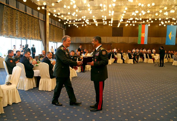 Ordumuzun 100 illiyi   təntənəli şəkildə keçirildi - FOTOLAR