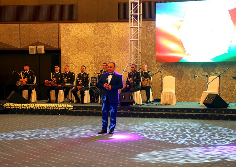 Ordumuzun 100 illiyi   təntənəli şəkildə keçirildi - FOTOLAR