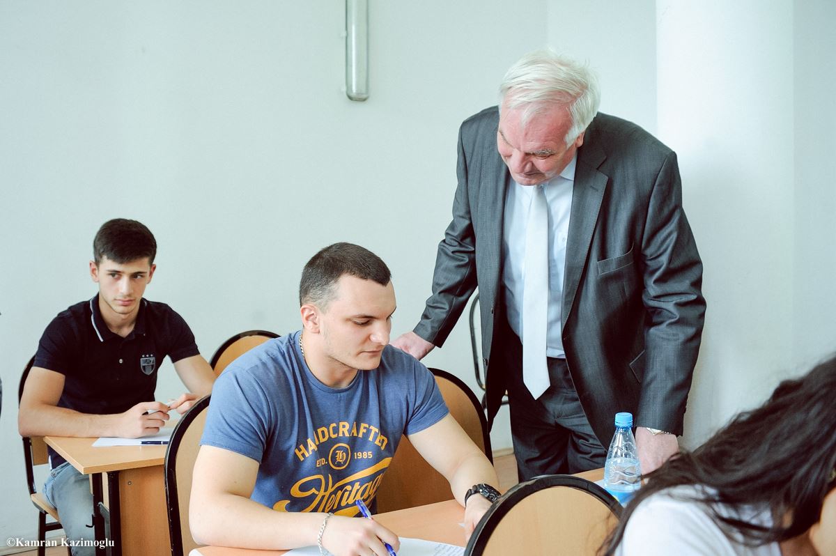 Qərbi Kaspi Universitetində imtahanlar davam edir  - FOTO