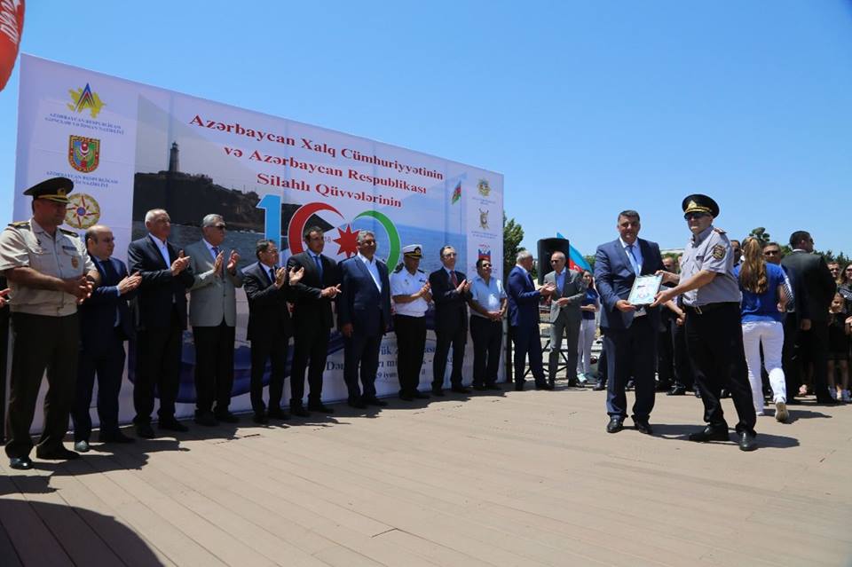 Üzgüçülük estafeti keçirildi  - FOTOLAR