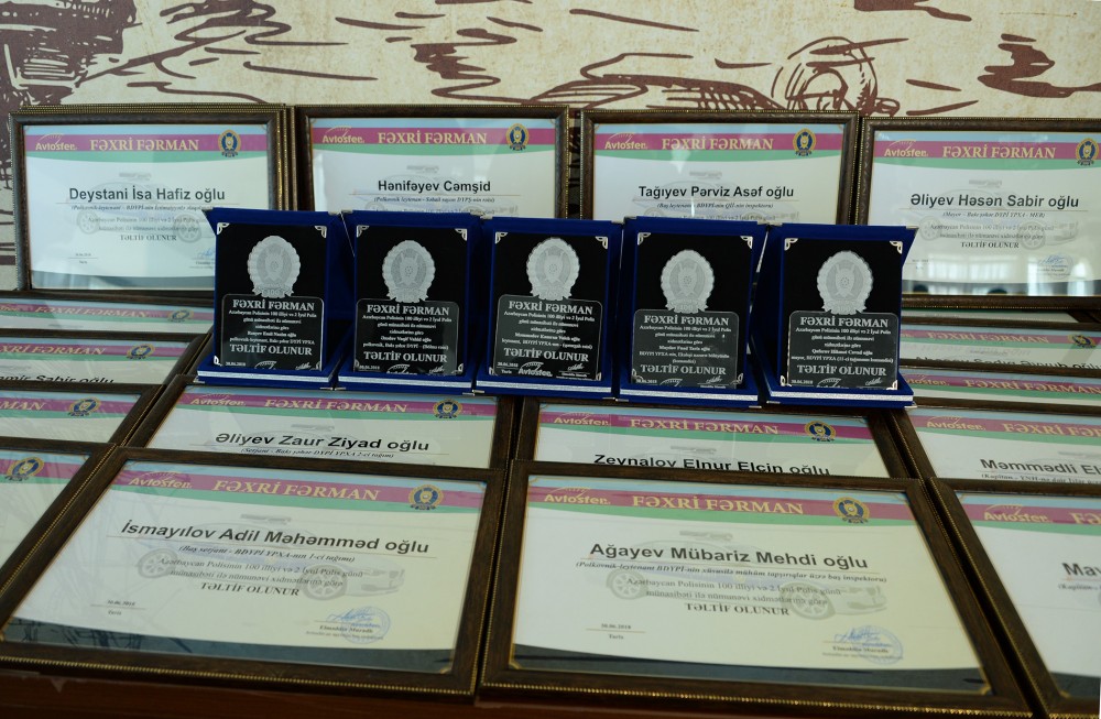 Yol polisləri mükafatlandırıldı    - FOTOLAR