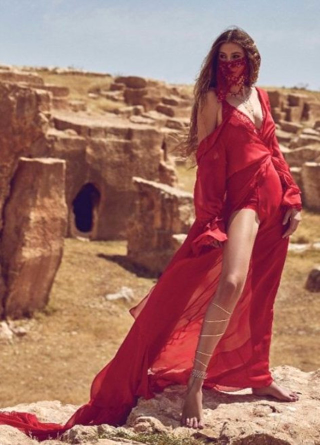 Acunun həyat yoldaşından     cəsarətli pozlar (FOTOLAR)