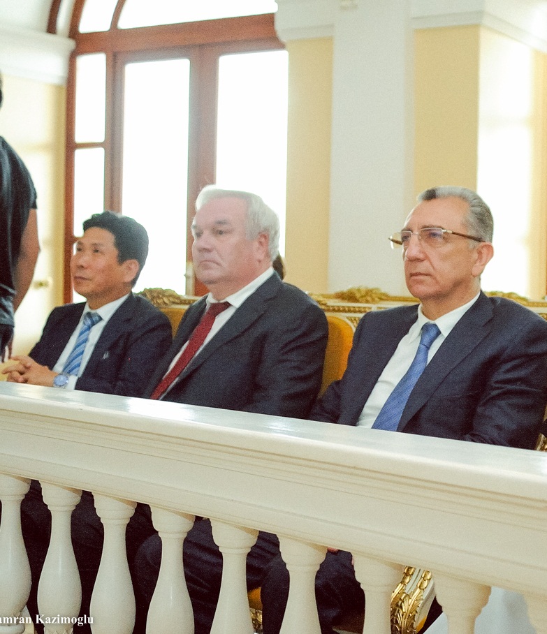 Qərbi Kaspi Universitetində təntənəli məzun günü    - FOTOLAR
