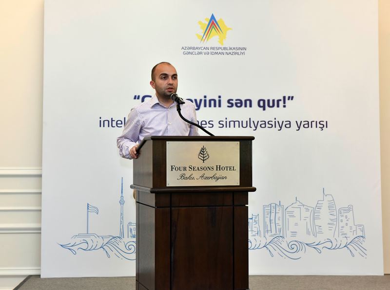 Universitetlərarası yarış  â€“ hər 3 yerin qalibi UNEC tələbələridir (FOTO)