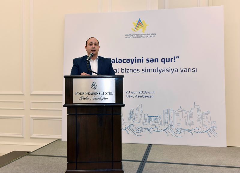 Universitetlərarası yarış  â€“ hər 3 yerin qalibi UNEC tələbələridir (FOTO)