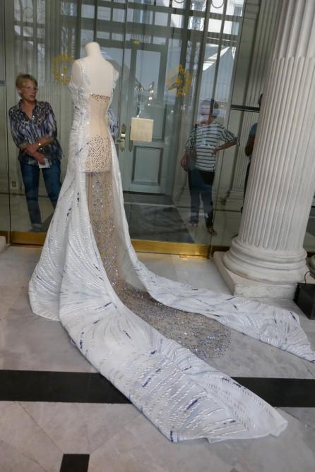 Elman Rüstəmovun qızı Parisdə dəfilə keçirdi - FOTOLAR