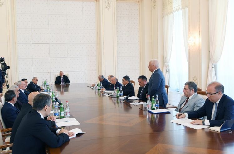 Ölkənin enerji sistemində yaranmış vəziyyətlə əlaqədar müşavirə keçirildi -  FOTOLAR