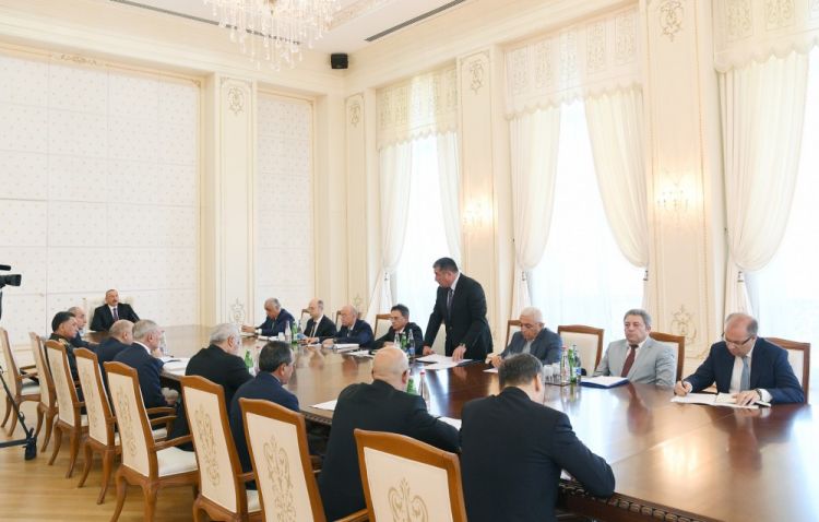 Ölkənin enerji sistemində yaranmış vəziyyətlə əlaqədar müşavirə keçirildi -  FOTOLAR