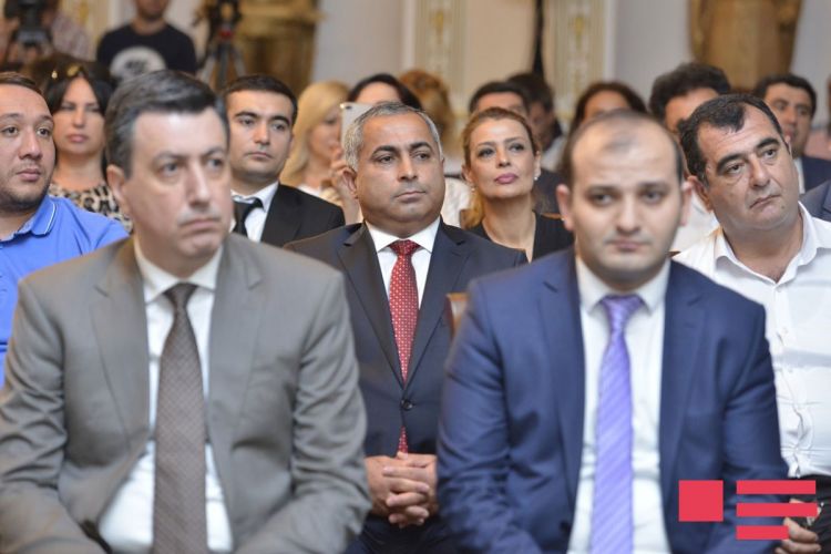 Qapımız bütün azərbaycanlılara açıqdır - Fuad Muradov (FOTOLAR)
