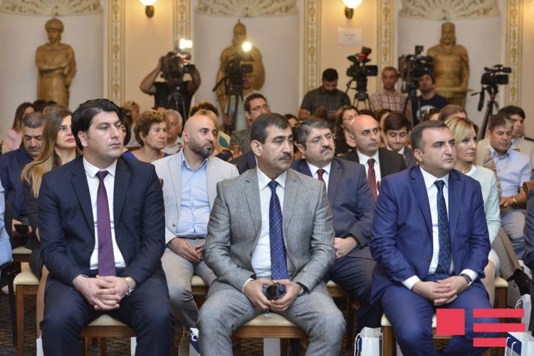 Qapımız bütün azərbaycanlılara açıqdır - Fuad Muradov (FOTOLAR)