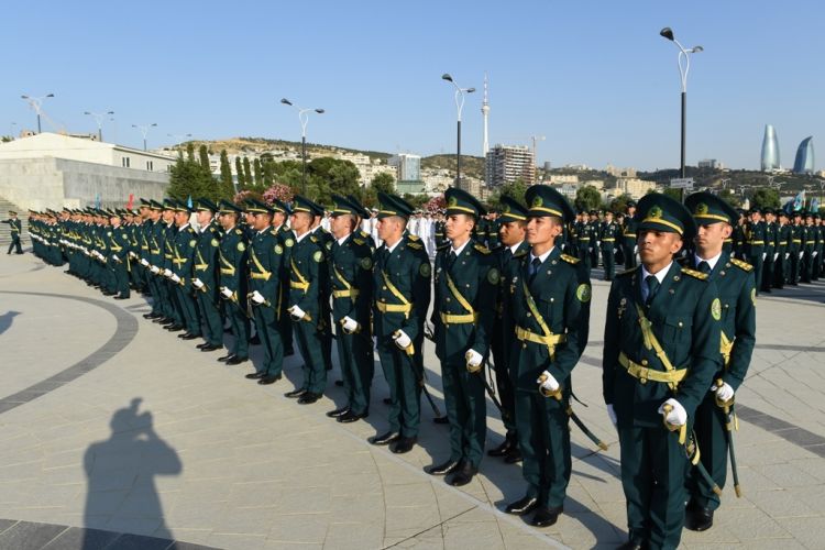Gənc zabitlər and içdilər   - FOTO 