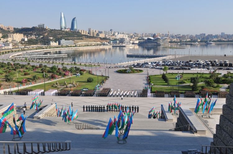 Gənc zabitlər and içdilər   - FOTO 