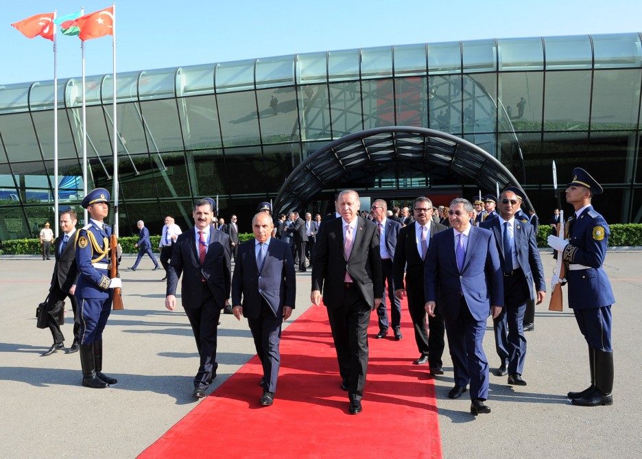 Yaqub Eyyubov Ərdoğanı yola saldı  - FOTOLAR