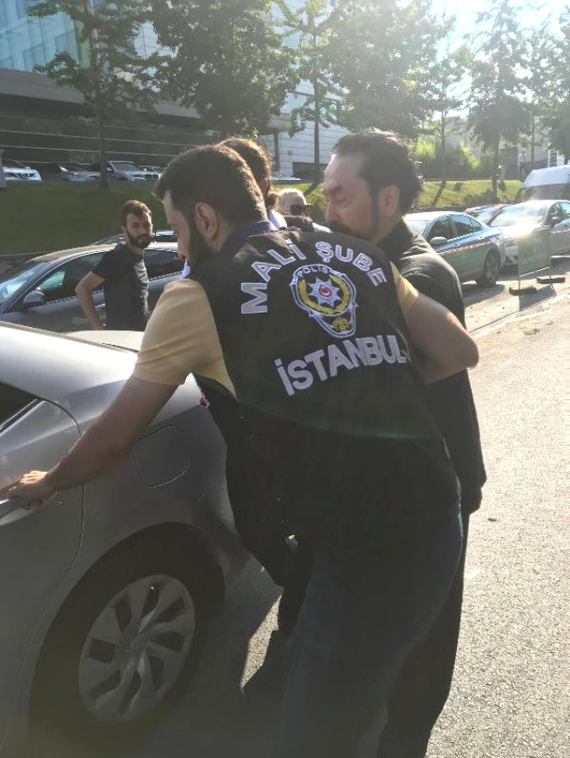 Adnan Oktar həbs olundu -  235 tərəfdarı ilə birgə (FOTOLAR)