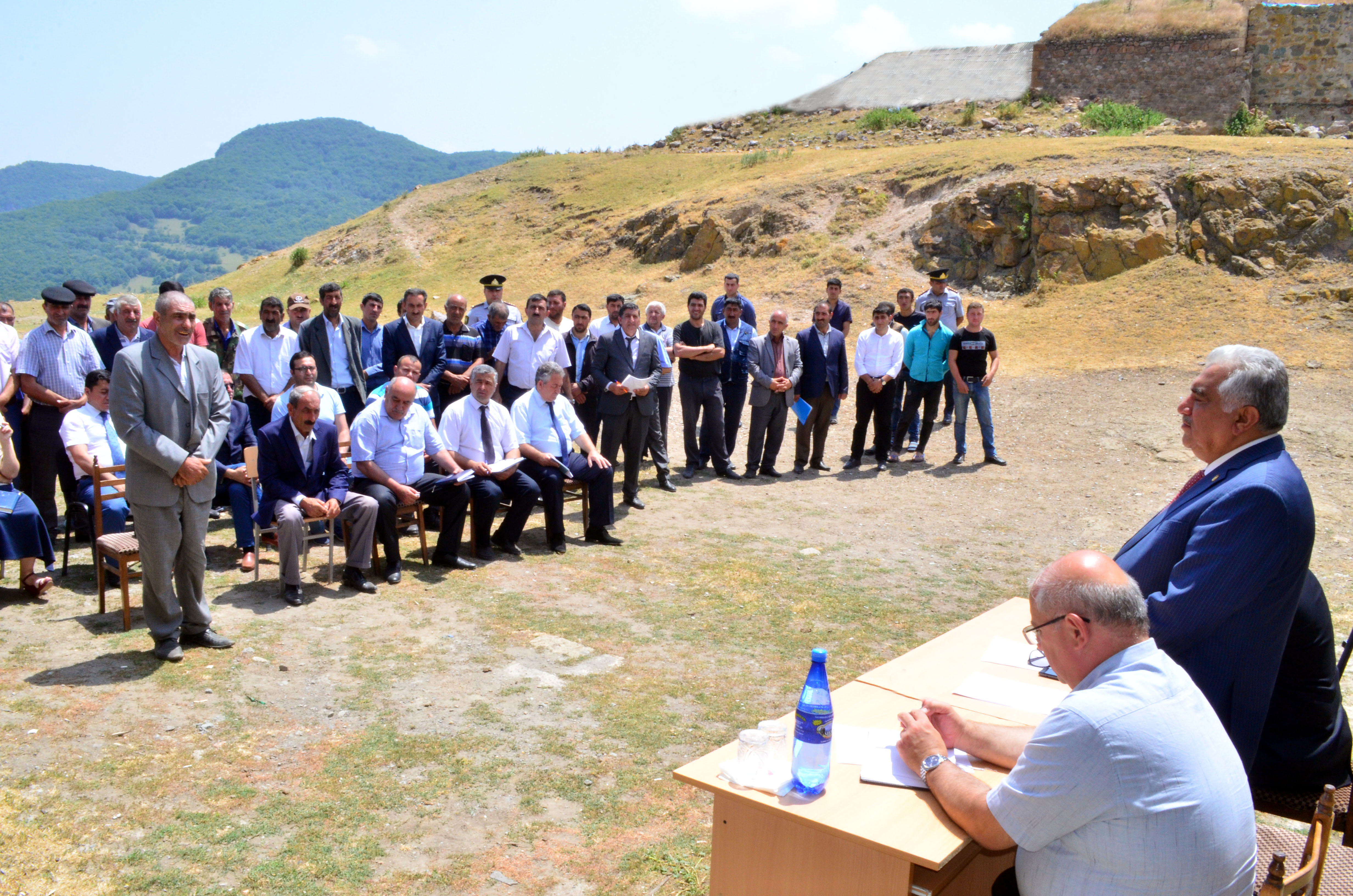 Əhəd Abıyev vətəndaşlarla dağ başında     - FOTOLAR