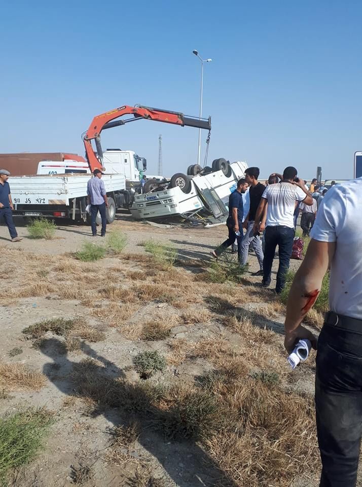 Bakıda sərnişinlə dolu avtobus Kamaza ÇIRPILDI    - ÖLƏN VƏ YARALANANLAR VAR (FOTOLAR-YENİLƏNİB-3)
