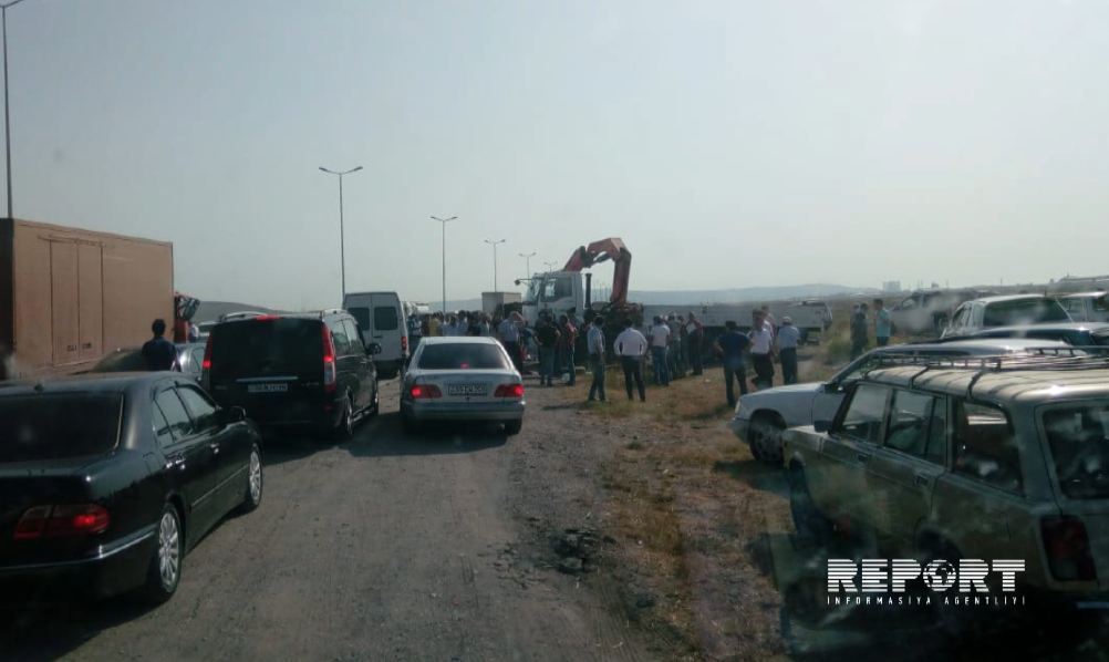 Bakıda sərnişinlə dolu avtobus Kamaza ÇIRPILDI    - ÖLƏN VƏ YARALANANLAR VAR (FOTOLAR-YENİLƏNİB-3)
