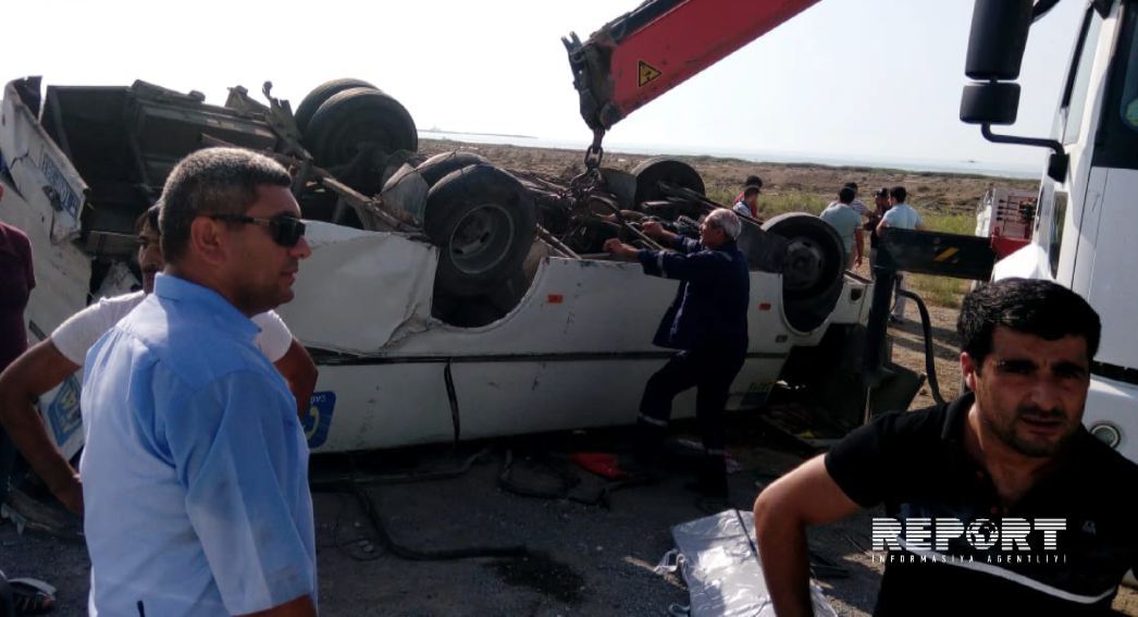 Bakıda sərnişinlə dolu avtobus Kamaza ÇIRPILDI    - ÖLƏN VƏ YARALANANLAR VAR (FOTOLAR-YENİLƏNİB-3)