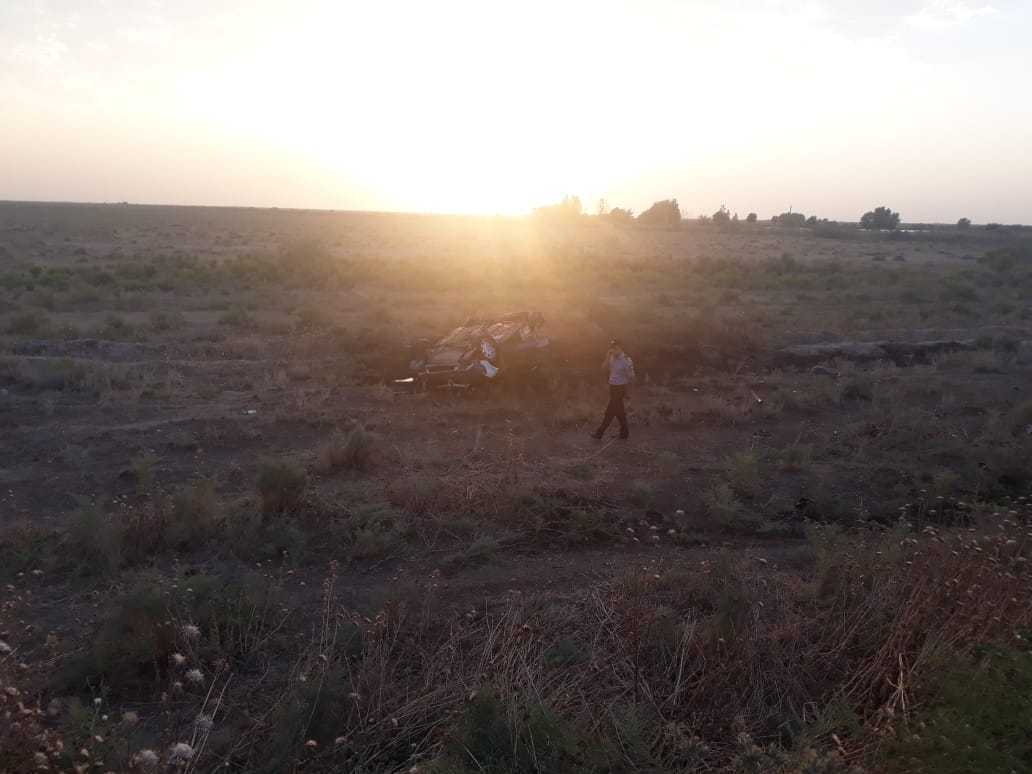 Kürdəmirdə Mercedes aşaraq yandı  - 2 nəfər öldü, 3-ü yaralandı (FOTO)