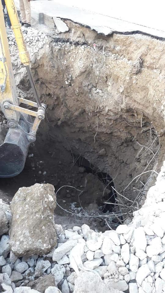 Bakıda çökmüş yolun altında gizli tunel aşkarlandı - FOTO