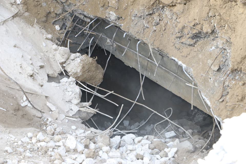 Bakıda yolun çökməsinin səbəbi bilindi    - Alternativ yolu metropoliten çəkibmiş (FOTOLAR) 