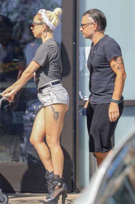 Ledi Qaqa sevgilisi ilə alış-verişdə -  FOTO