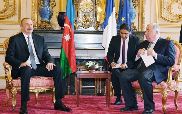İlham Əliyev Fransada Qarabağdan danışdı -  FOTOLAR