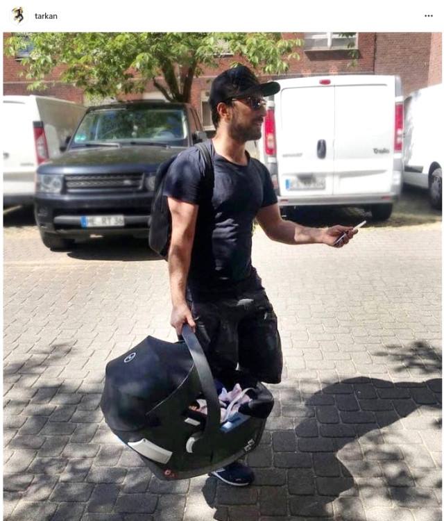  Tarkan qızı ilə yeni fotosunu paylaşdı   