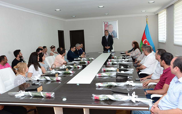 İcra başçısı jurnalistləri belə təbrik etdi -  FOTOLAR