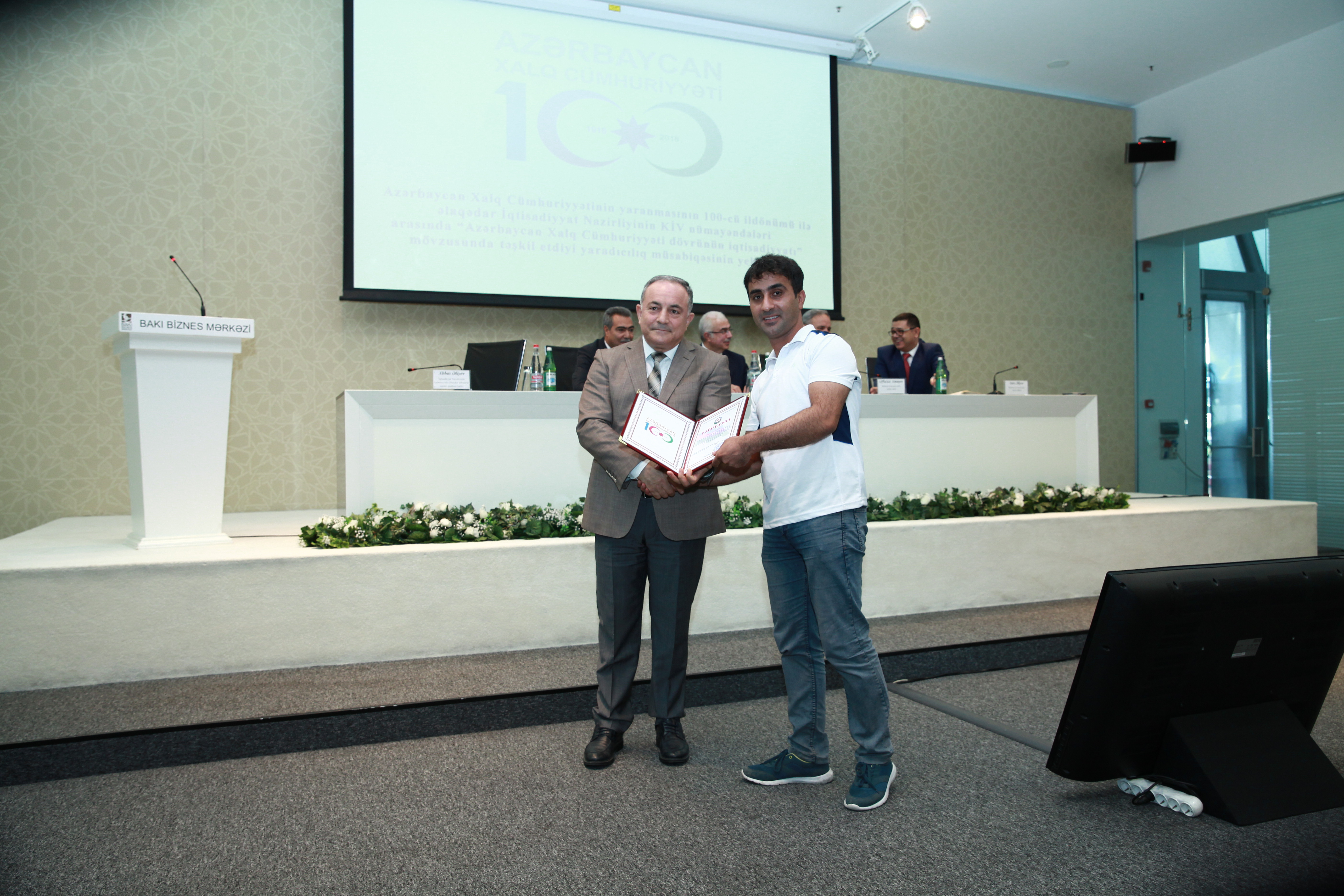 Nazirlik 85 jurnalisti mükafatlandırdı -  Qaliblər sırasında Unikalda var (FOTOLAR)