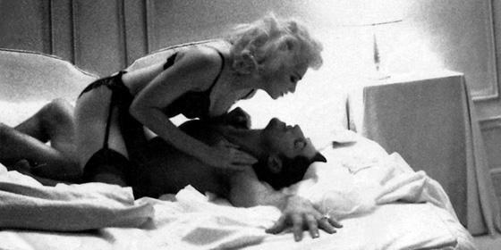 Madonna mənə təcavüz edib -  Modeldən gözlənilməz iddia